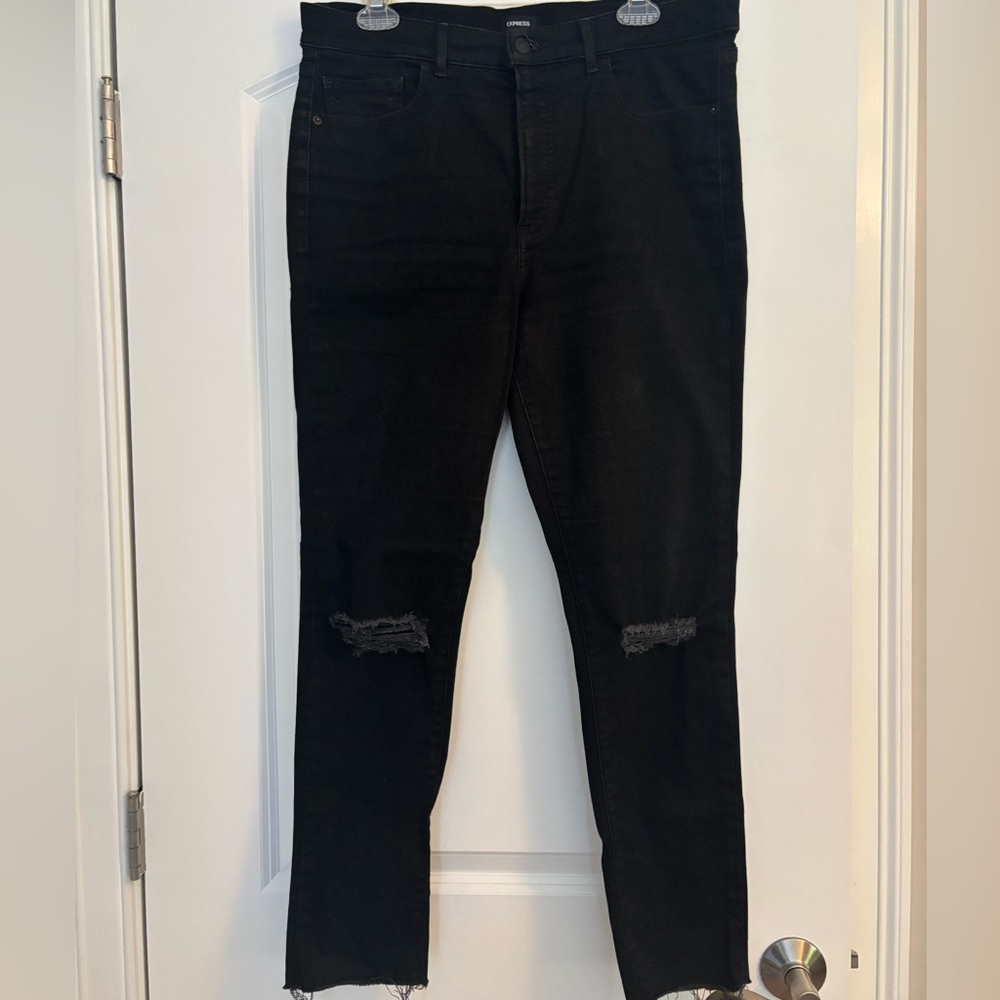 Express Women’s Black High Rise Hyper Stretch Distressed Skinny Jeans